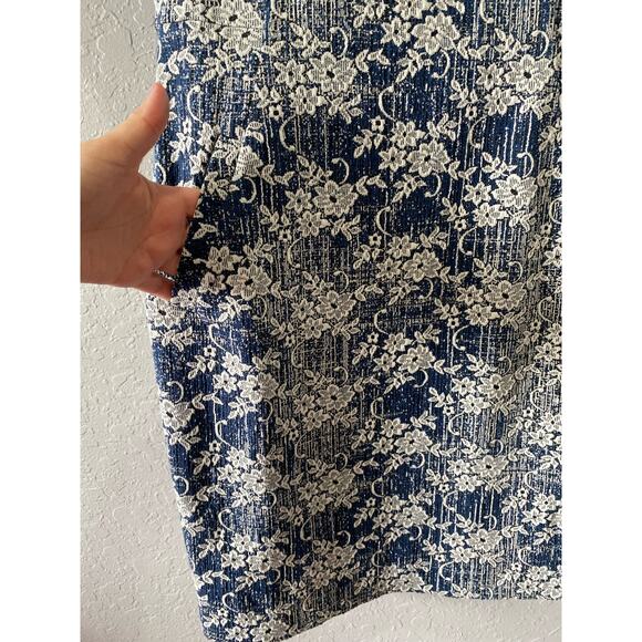 Land's End Textured Floral Knit Sheath Dress Size 6P - Picture 3 of 10